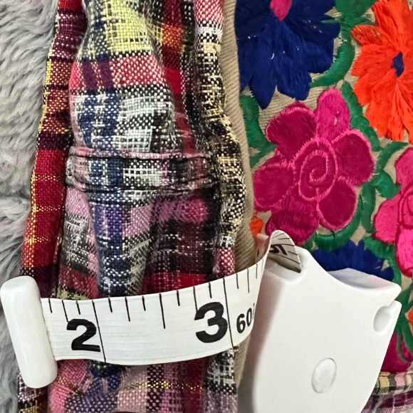 Embroidered crossbody handbag - Picture 9 of 10